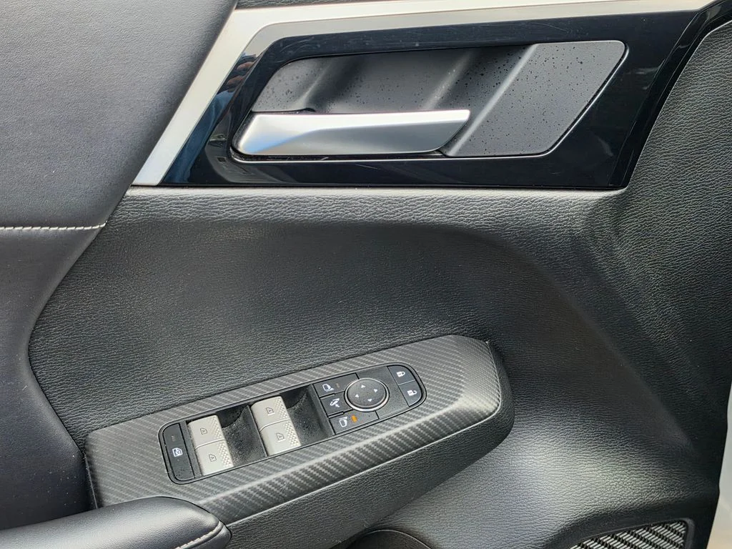 Used 2024  Mitsubishi SE image 20