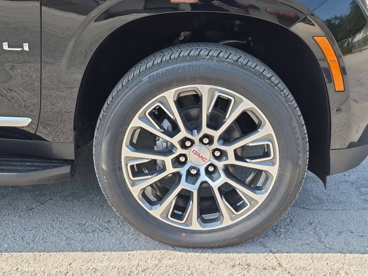 2026 GMC Yukon XL Denali - Photo 30