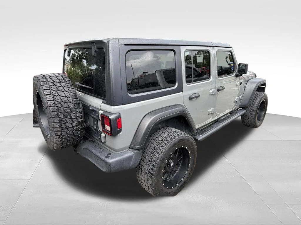 Used 2018 Gray Jeep Unlimited Sport image 13
