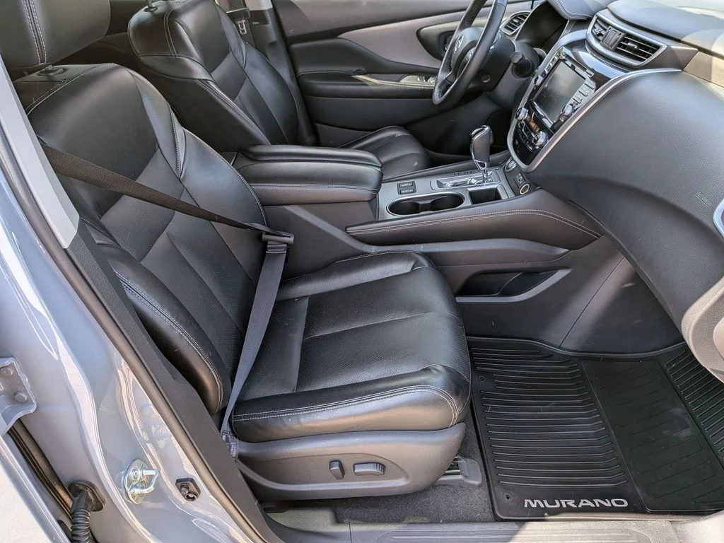 Used 2021 Silver Nissan SL image 30