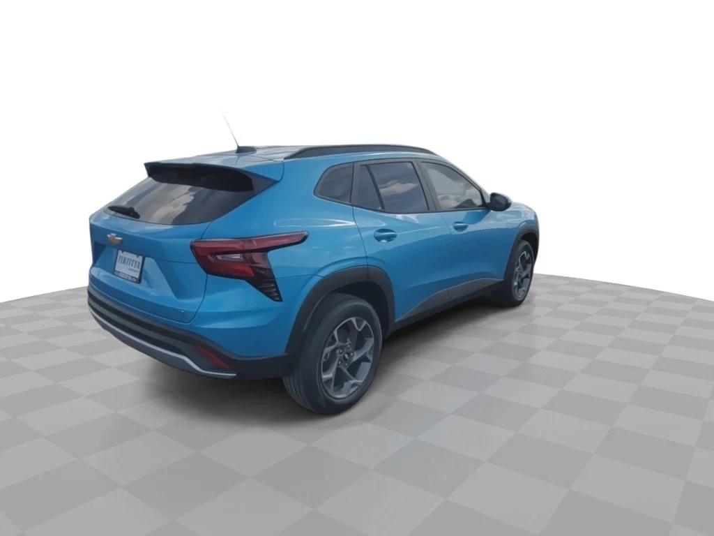 2026 Chevrolet Trax LT - Photo 8