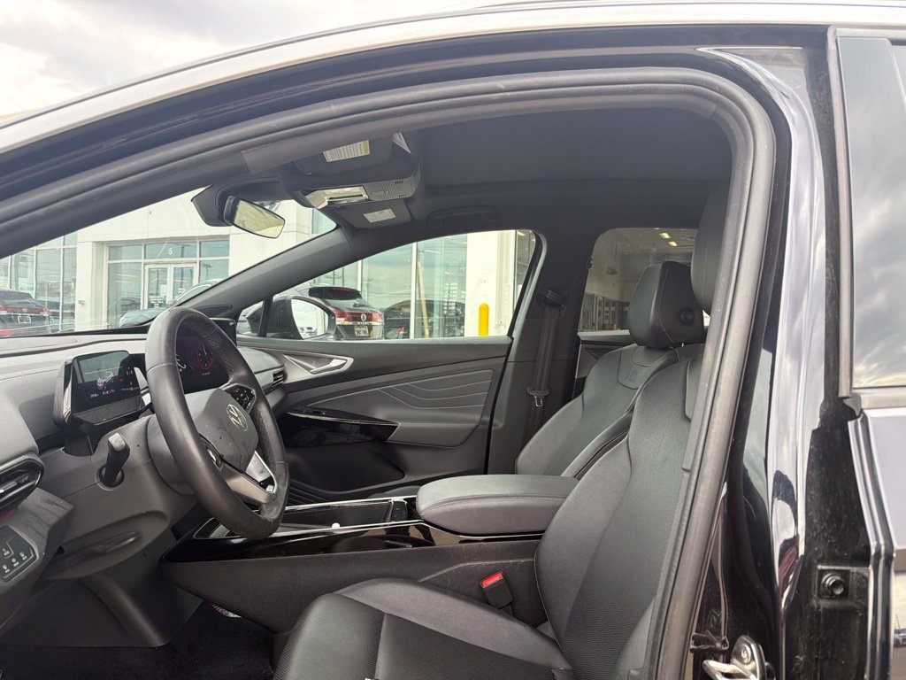 Used 2023 Deep Black Pearl Volkswagen Pro S Plus image 8