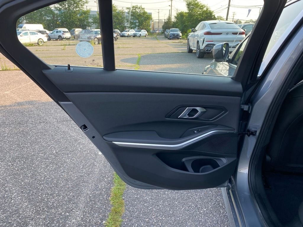 New 2026 Skyscraper Grey Metallic BMW 330i xDrive image 6