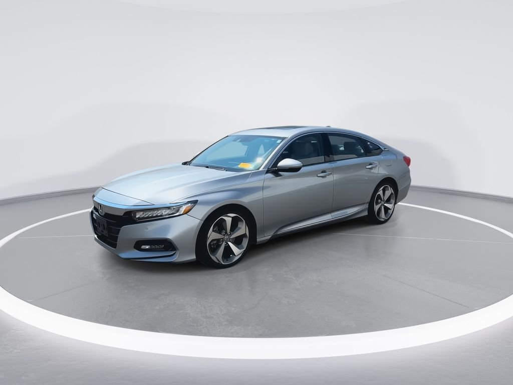 Used 2018 Lunar Silver Metallic Honda Touring 2.0T image 4
