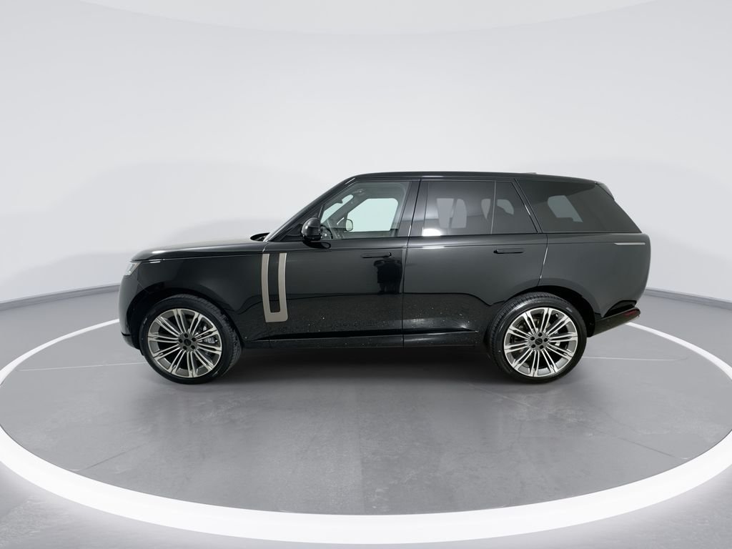New 2026 SANTORN BLK MET Land Rover SE image 5