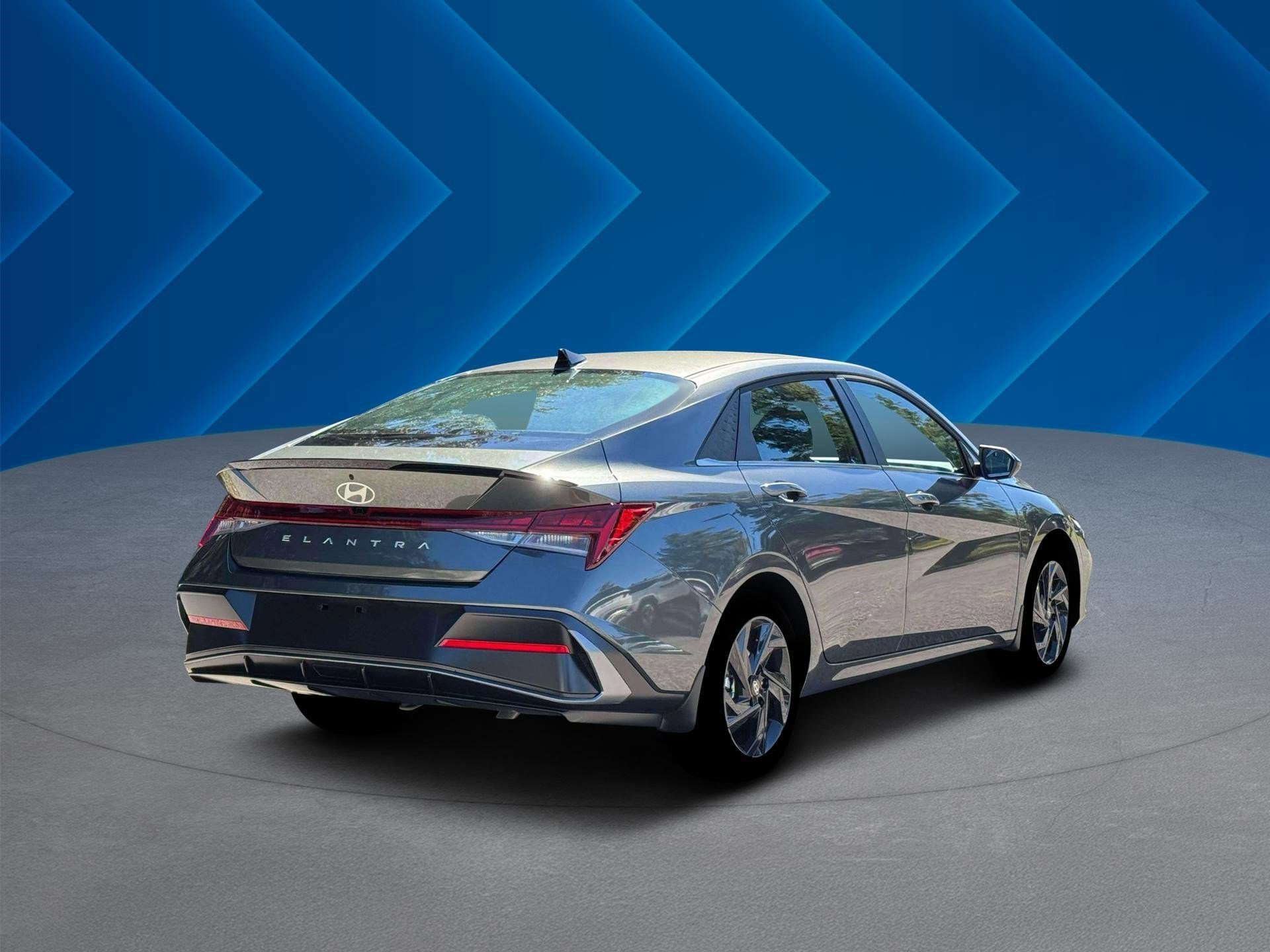 New 2026 Amazon Gray Hyundai SEL Sport Premium image 8