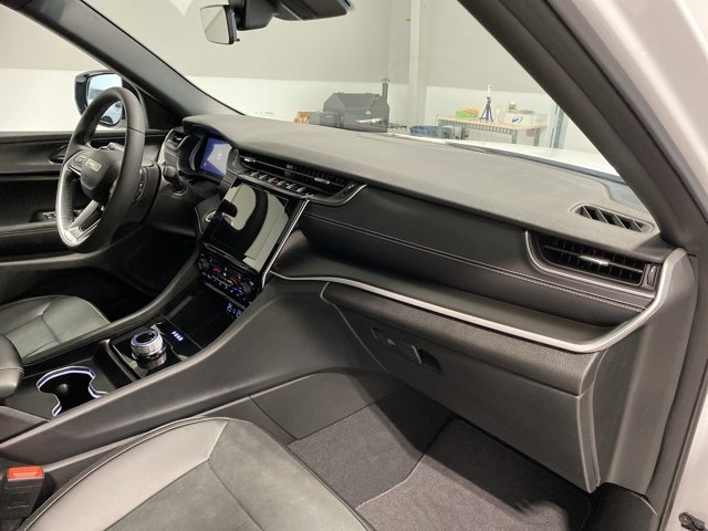 Used 2025 Bright White Clearcoat Jeep Altitude X image 28
