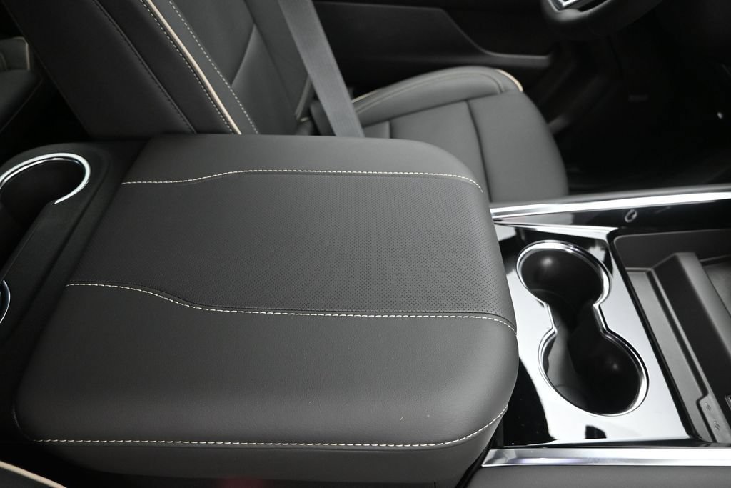 2026 Chevrolet Suburban Premier - Photo 27