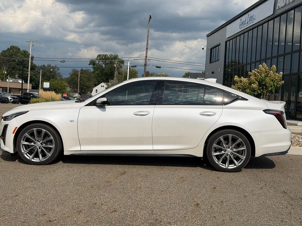 Used 2020 White Cadillac Sport image 15