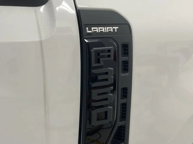 New 2026 Star White Metallic Tri-Coat Ford Lariat image 11