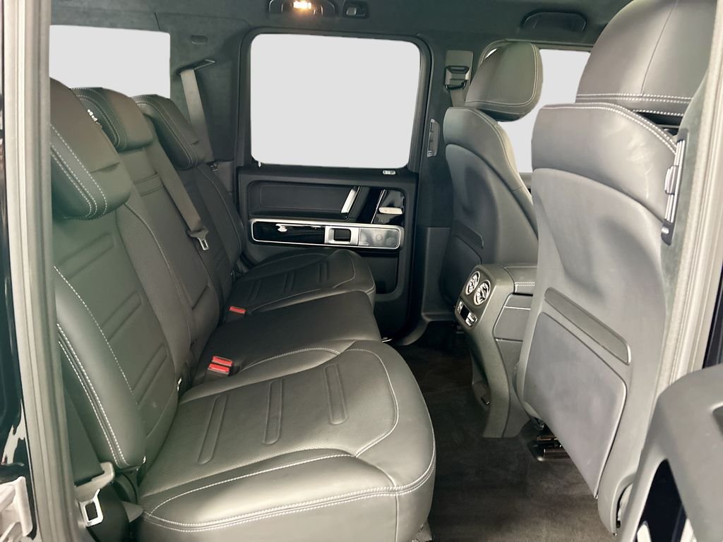 Used 2025  Mercedes-Benz G 550 image 21