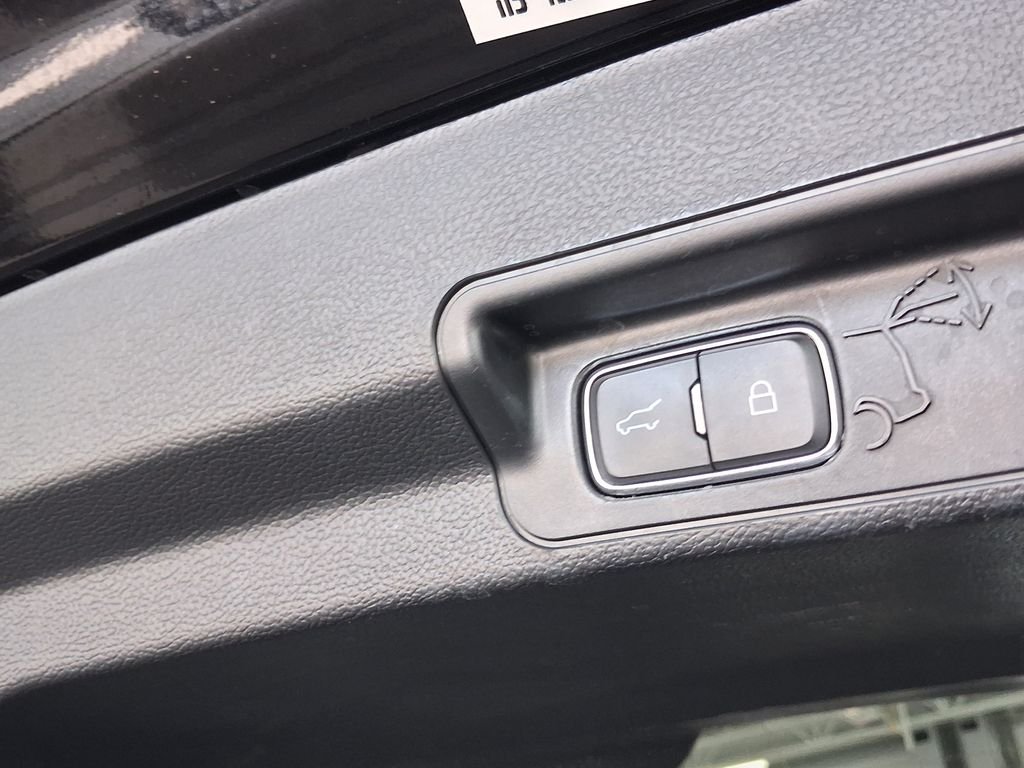 2023 Ford Explorer Limited - Photo 14