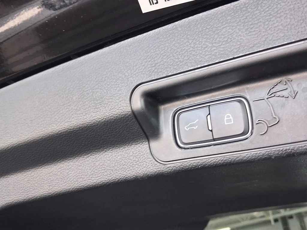 2023 Ford Explorer Limited - Photo 14