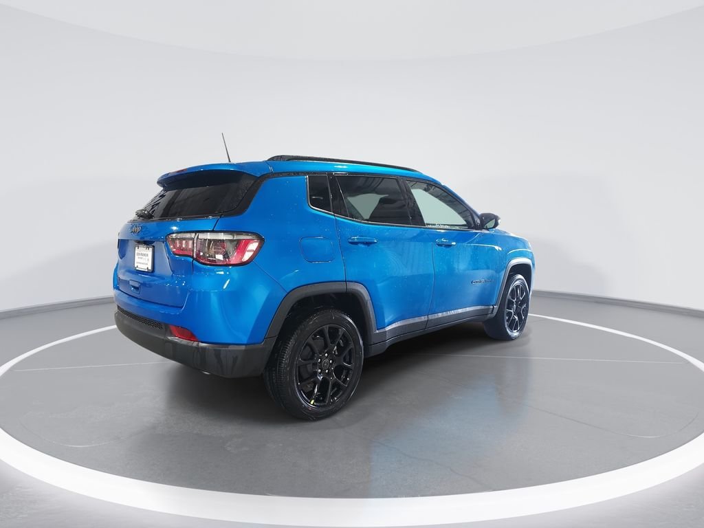 New 2026 Hydro Blue Pearl-Coat Exterior Paint Jeep Latitude image 8