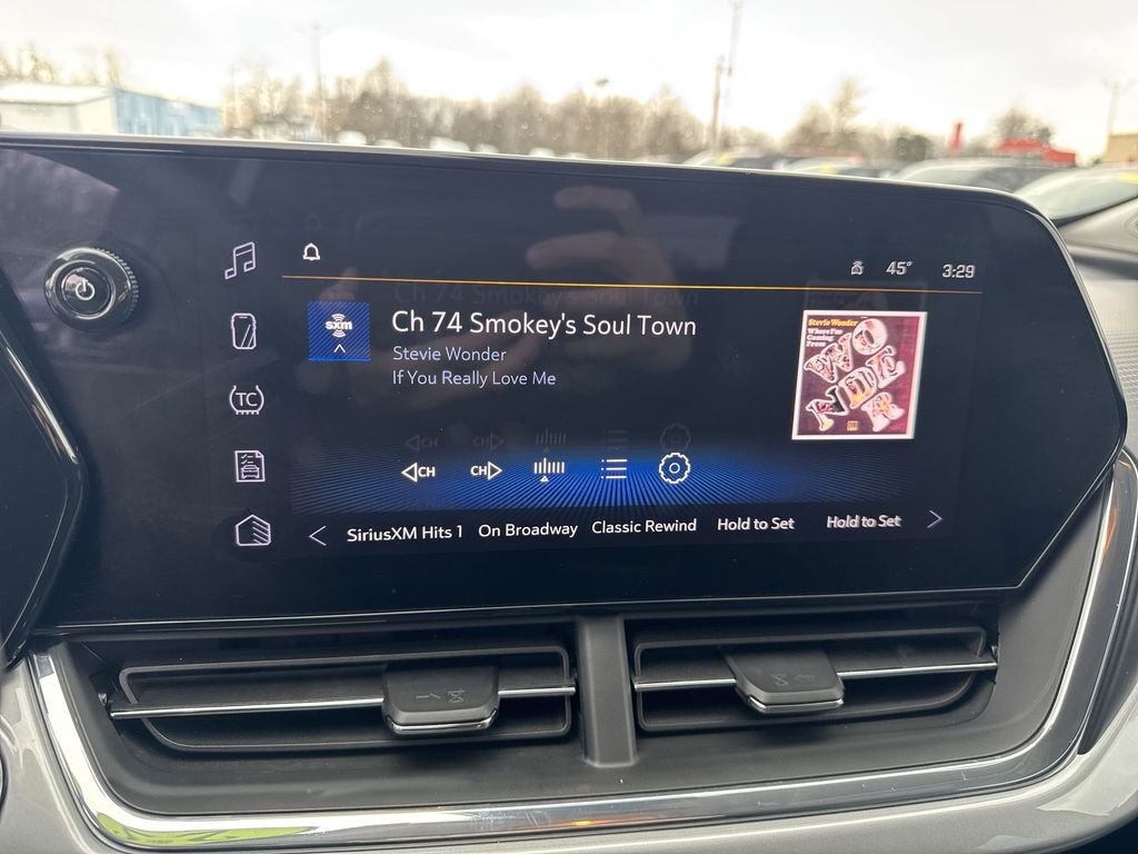 2025 Chevrolet Trax LT - Photo 16