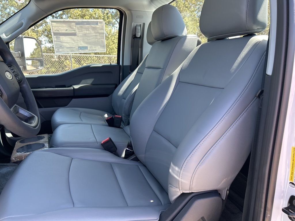 New 2026 Oxford White Ford XL image 33