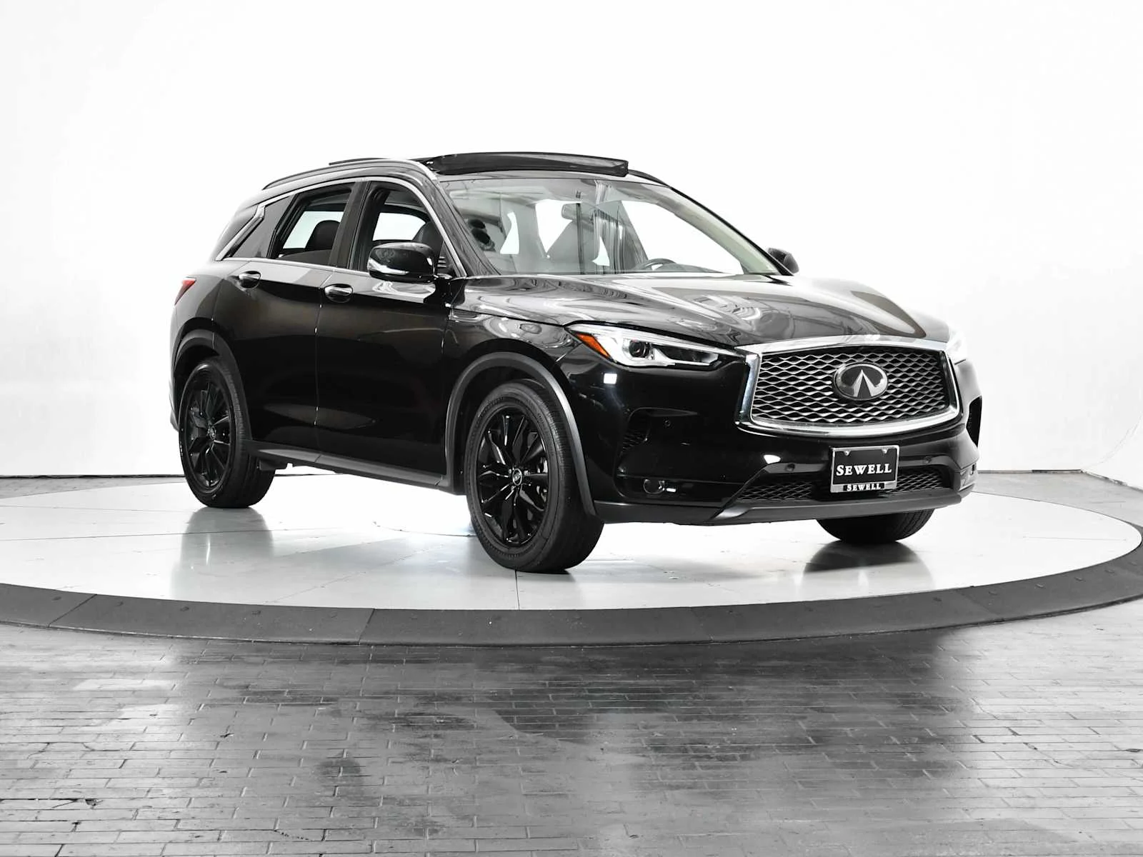 Used 2019 Black Obsidian INFINITI ESSENTIAL image 7