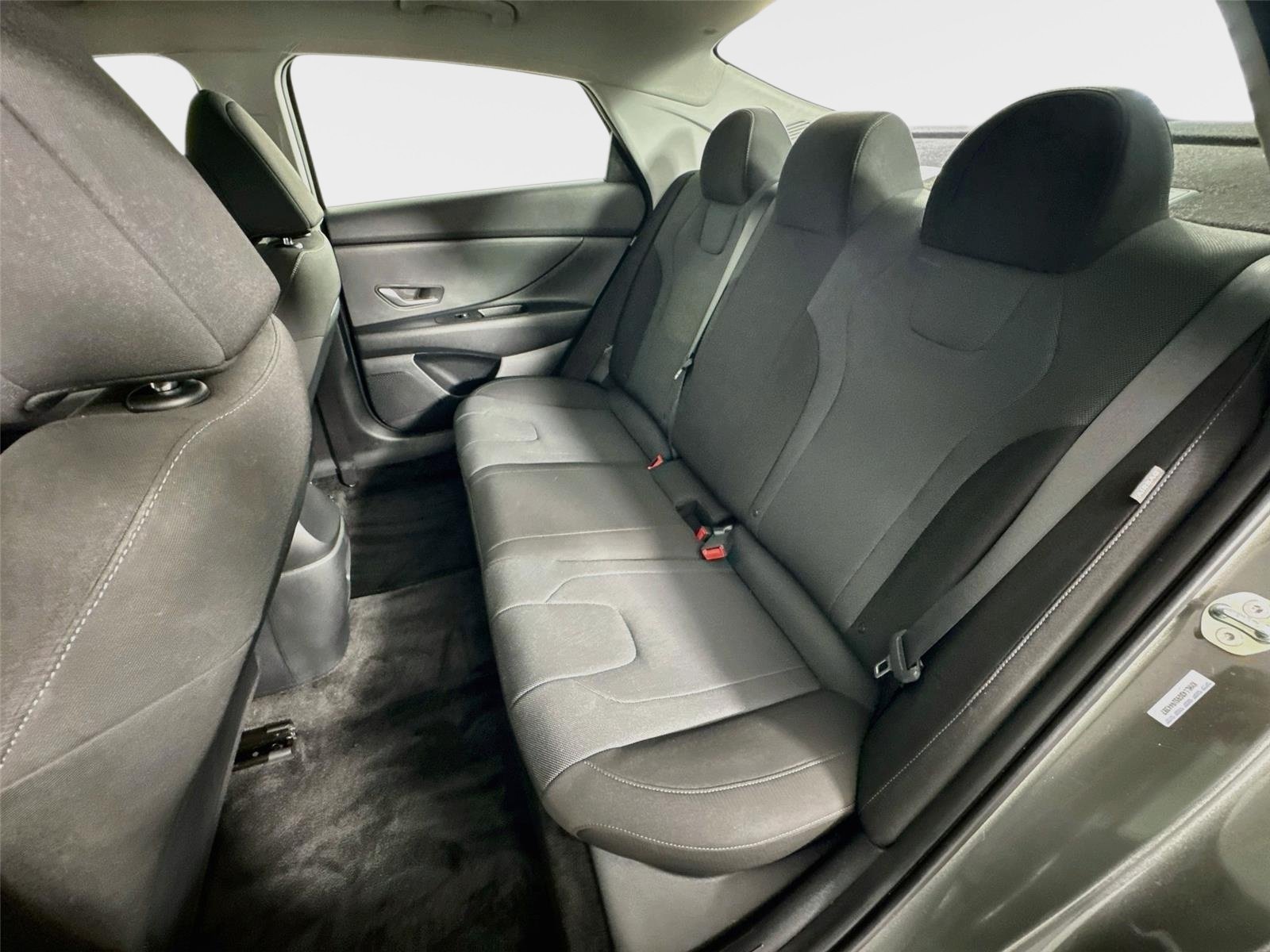 Used 2025 Amazon Gray Hyundai SE image 20