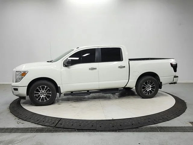 Used 2021 White Nissan SV image 4