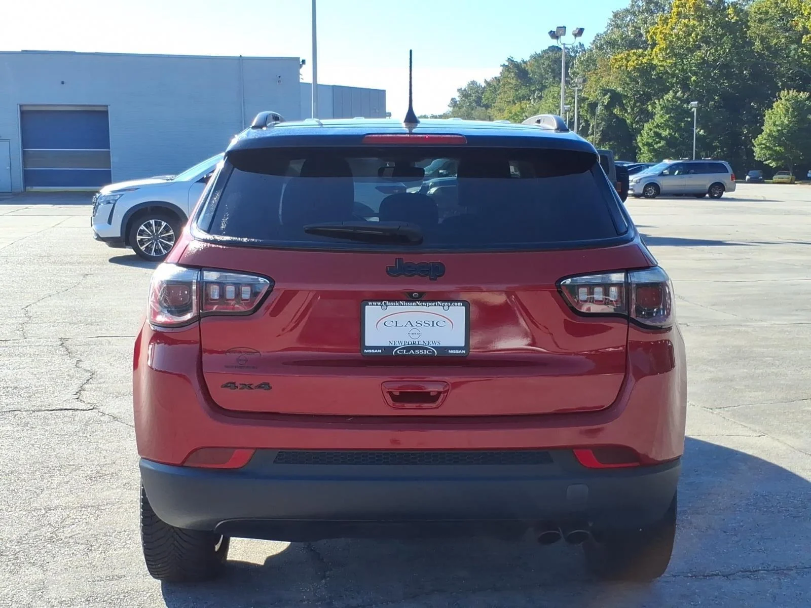 Used 2018 Redline Pearlcoat Jeep Altitude image 8
