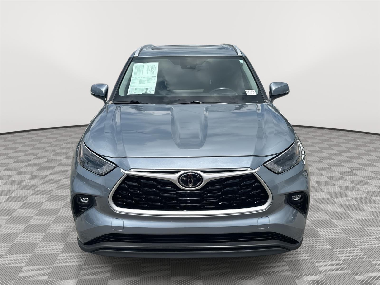 Used 2023 Moon Dust TOYOTA XLE image 2