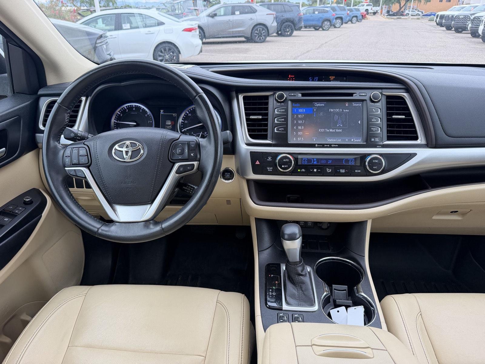 Used 2017 Blizzard Pearl Toyota XLE image 24