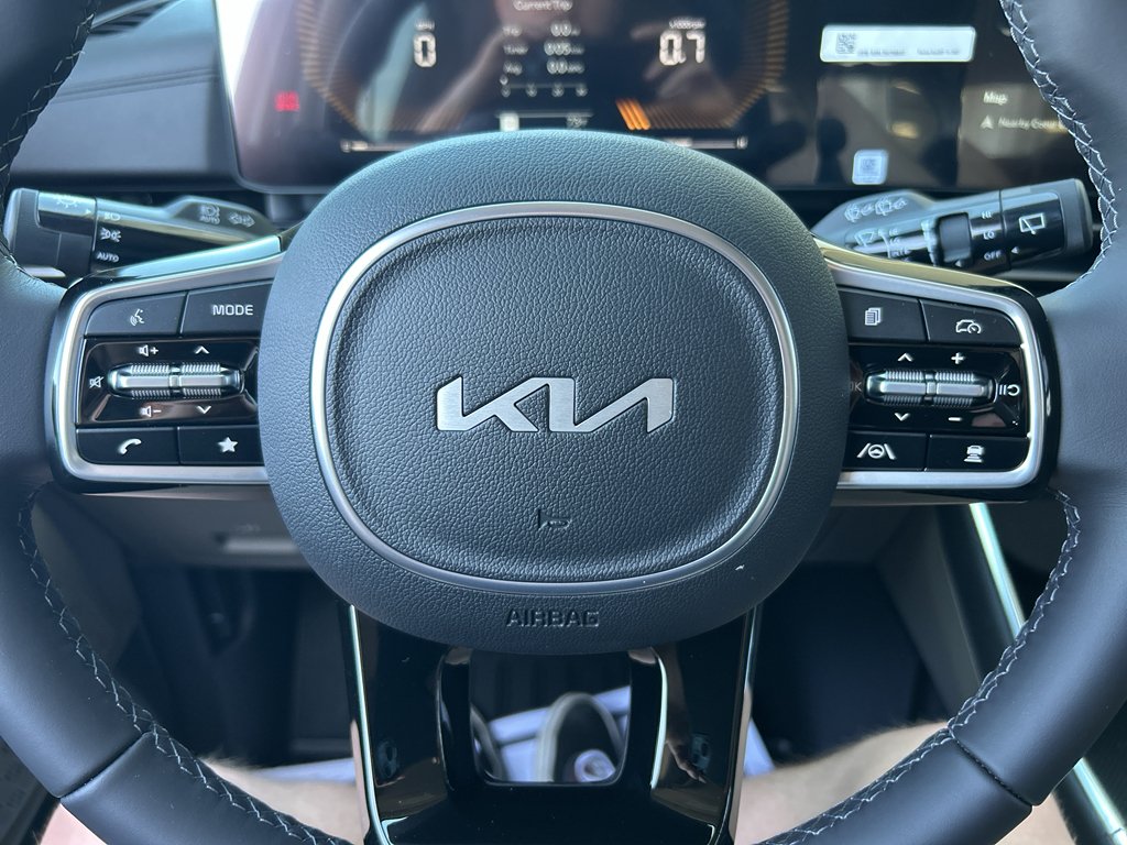 New 2026 Snow White Pearl Kia EX image 25