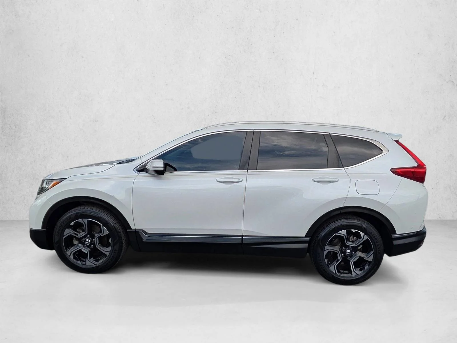 Used 2019 Platinum White Pearl Honda Touring image 9