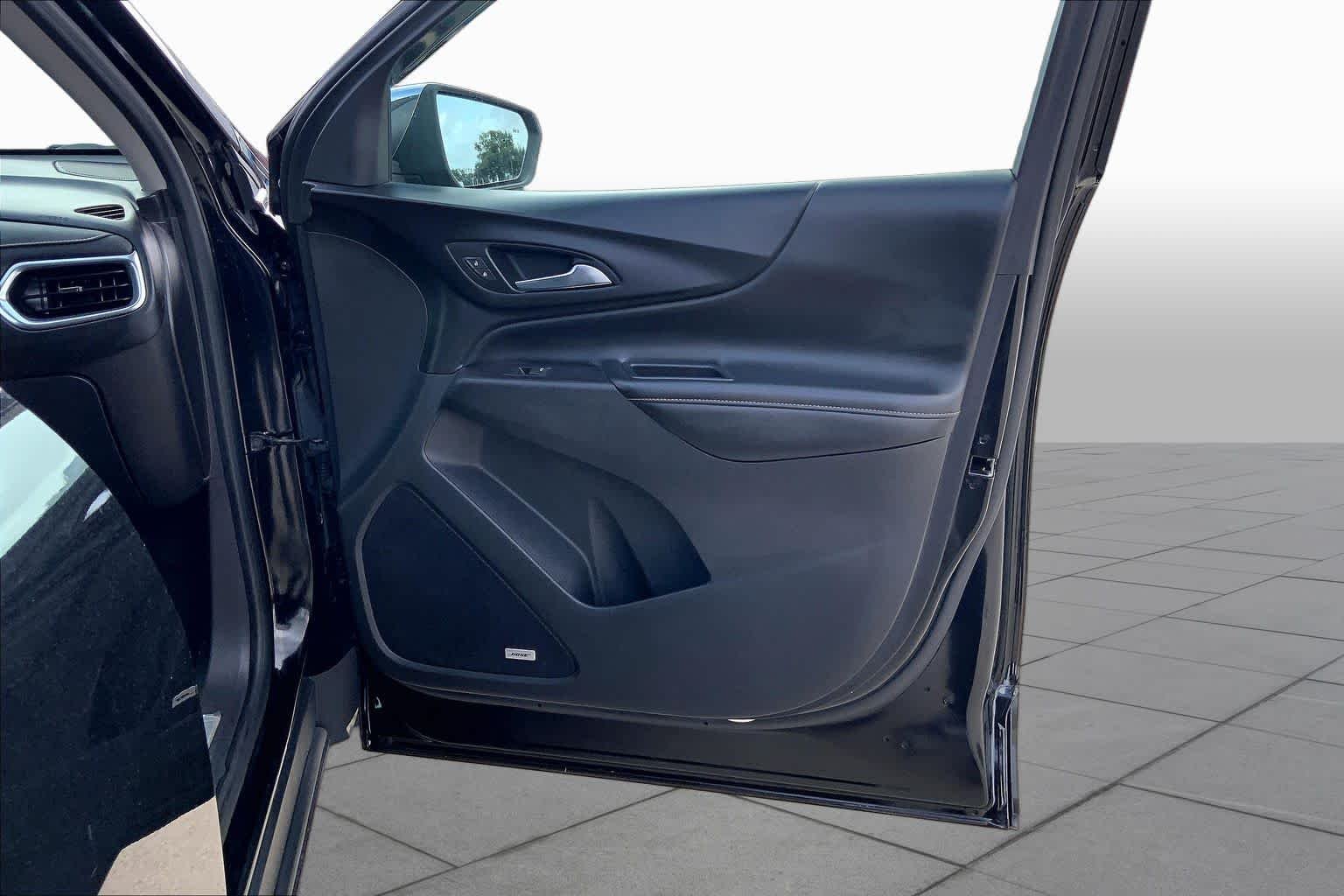 Used 2018 Mosaic Black Metallic Chevrolet Premier image 23