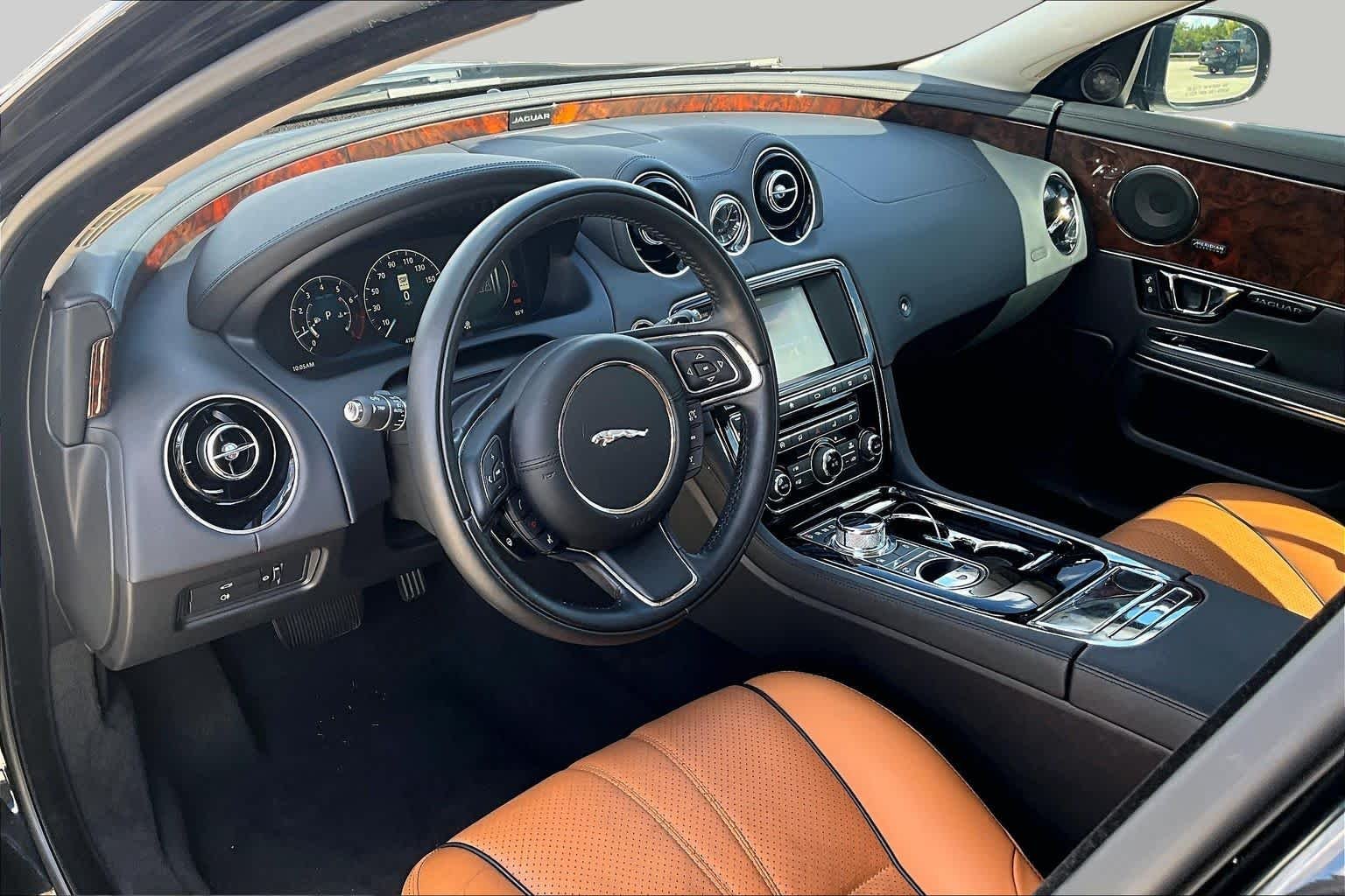 Used 2017 Ultimate Black Metallic Jaguar XJ R-Sport image 15