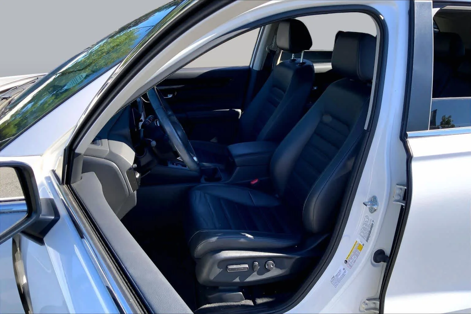 Used 2024 Platinum White Pearl Honda EX-L image 8
