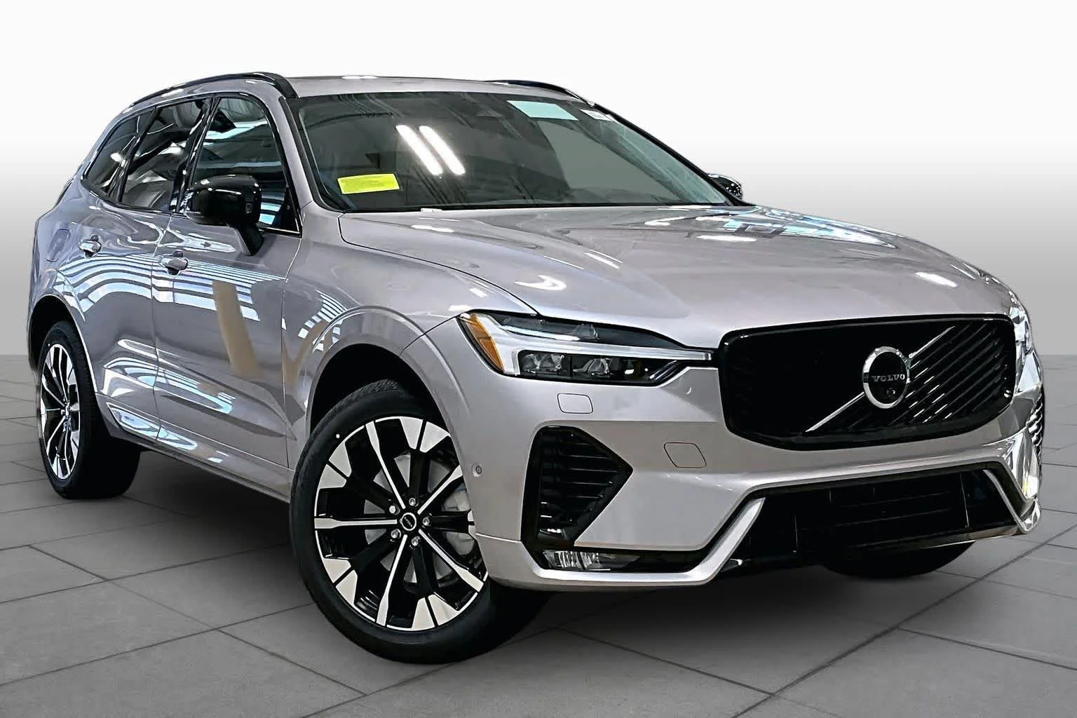 New 2026 AURORA SILVER Volvo Plus image 17