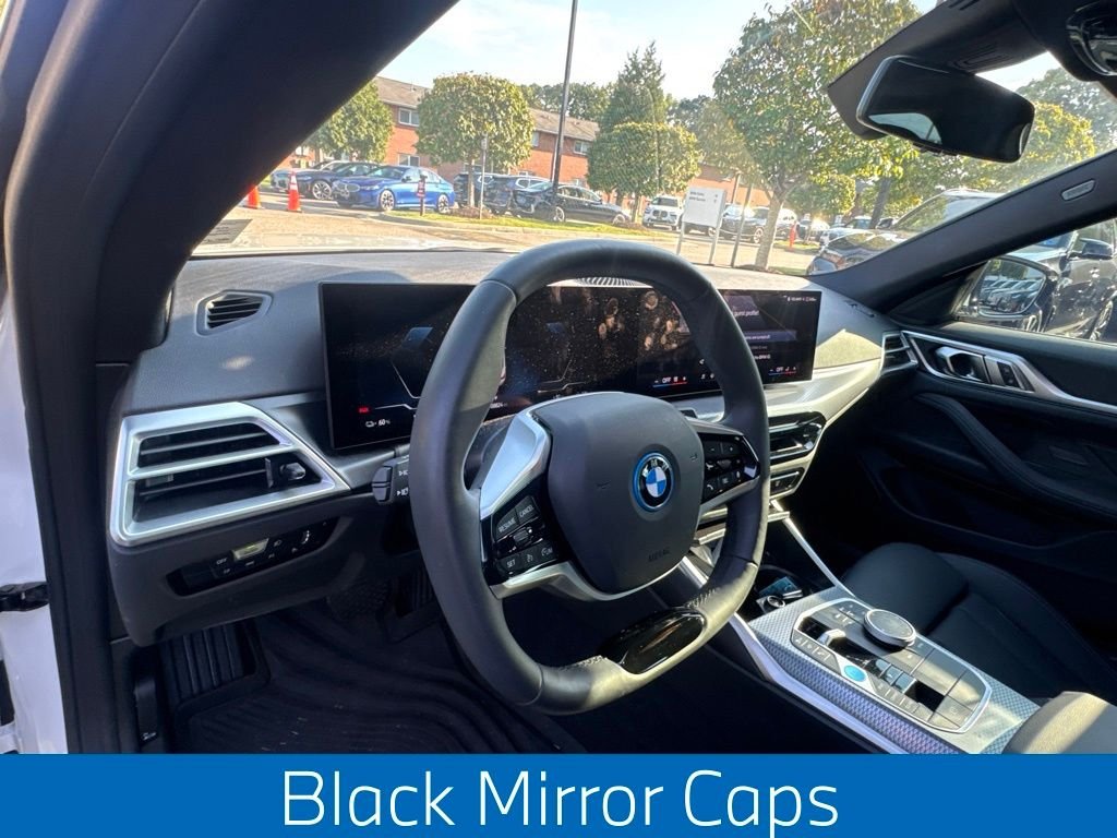 Used 2025 White BMW xDrive40 image 9