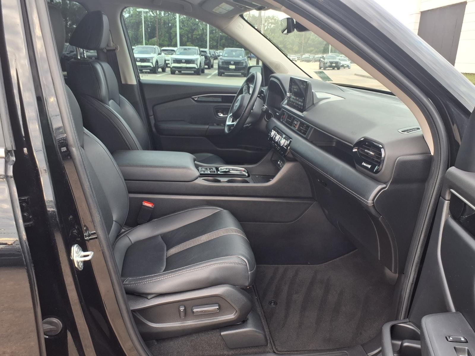 2023 Honda Pilot photo 12 of 27