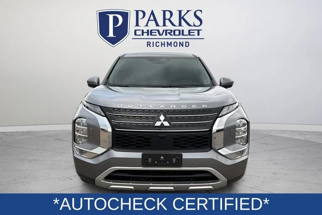Used 2023  Mitsubishi SE image 2
