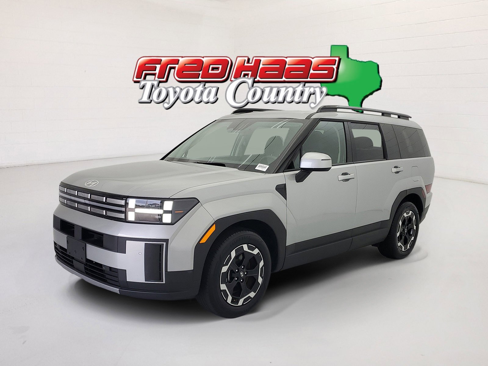 Used 2025 Shimmering Silver Hyundai SEL image 1