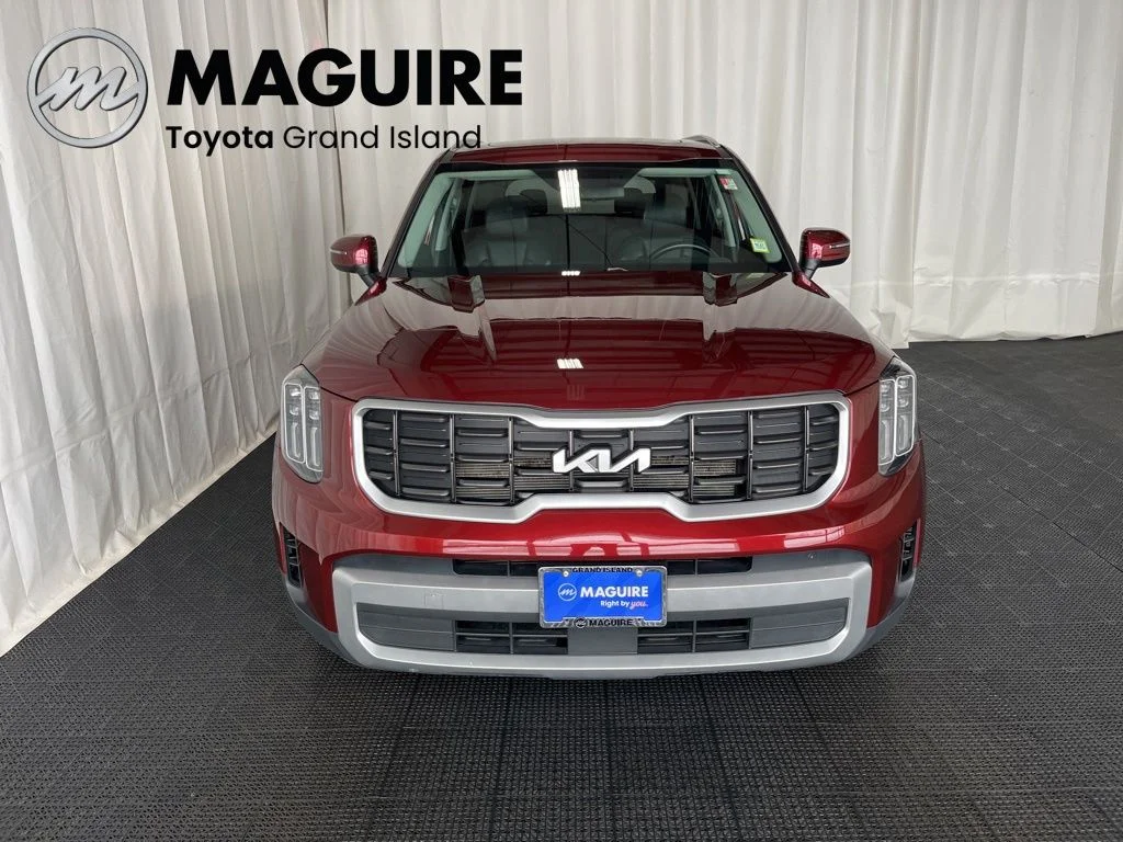 Used 2023 Red Kia S image 35