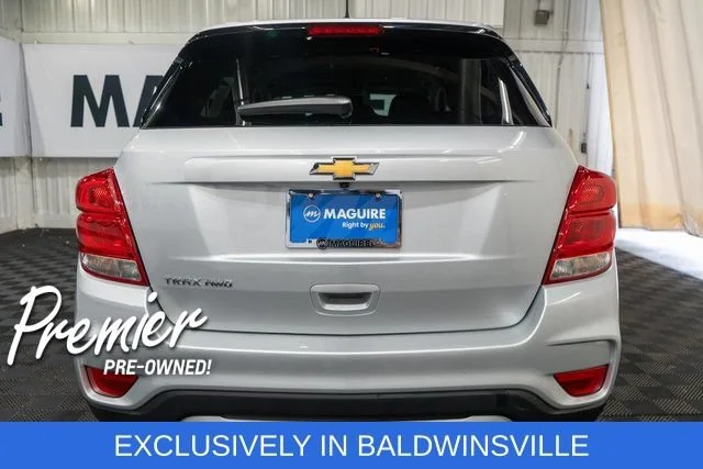 Used 2022 SILVER ICE METALLIC Chevrolet LT image 6