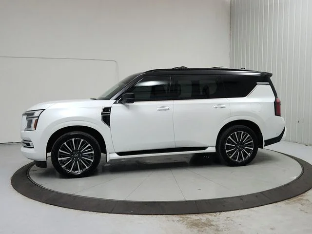 Used 2025 White Nissan Platinum Reserve image 4