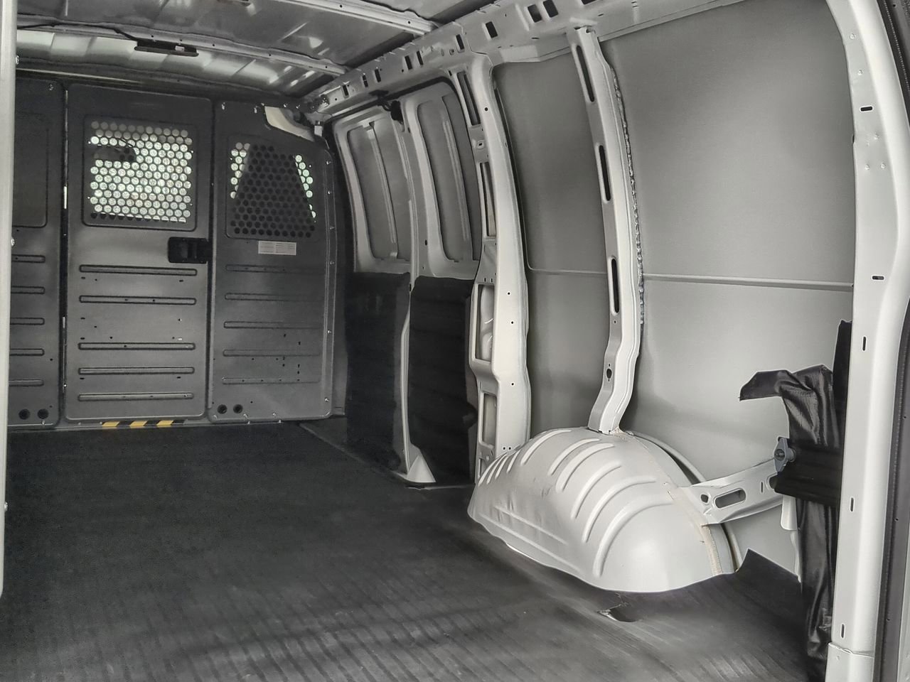 New 2025 Summit White GMC Work Van image 23