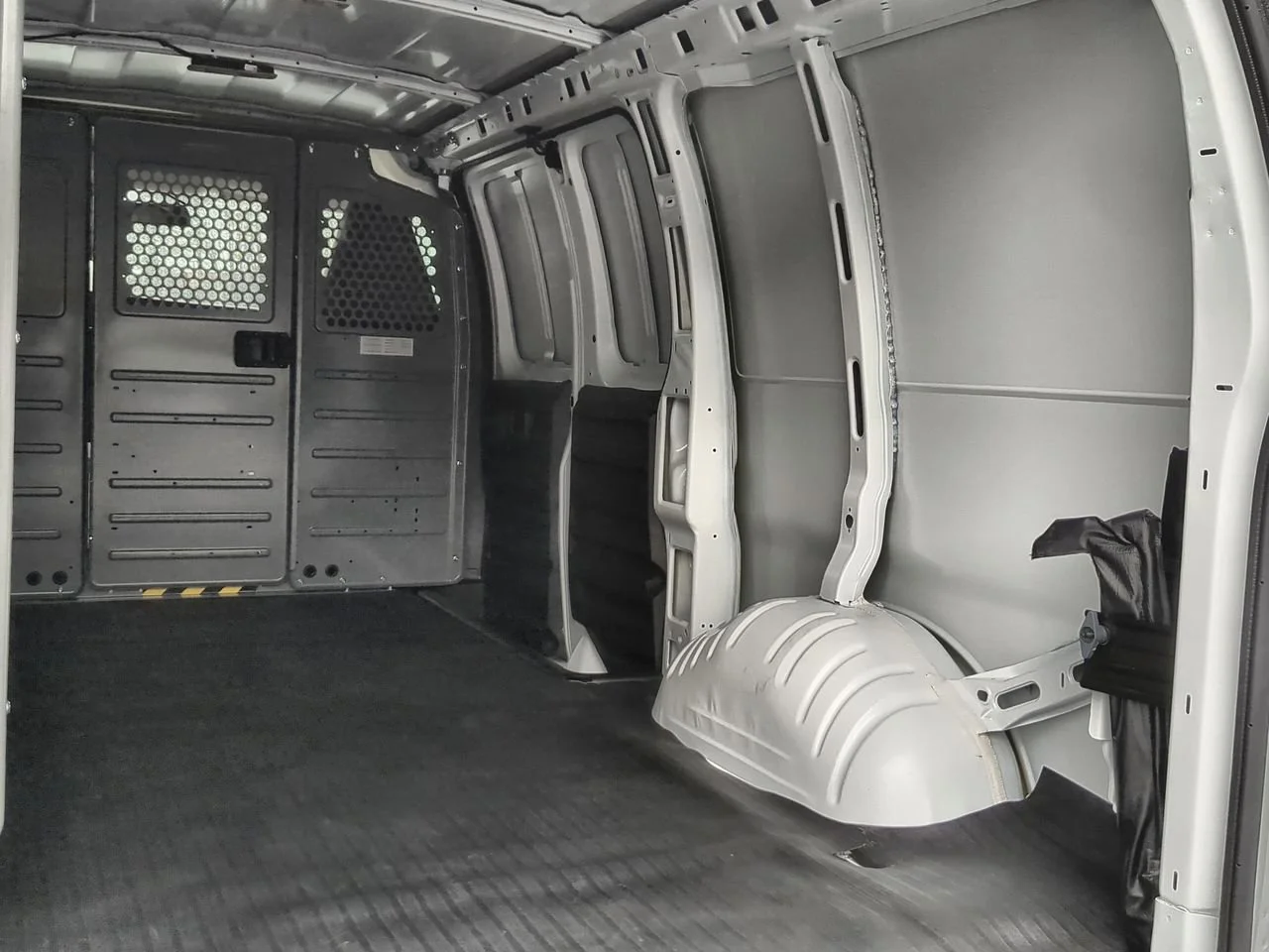 New 2025 Summit White GMC Work Van image 23