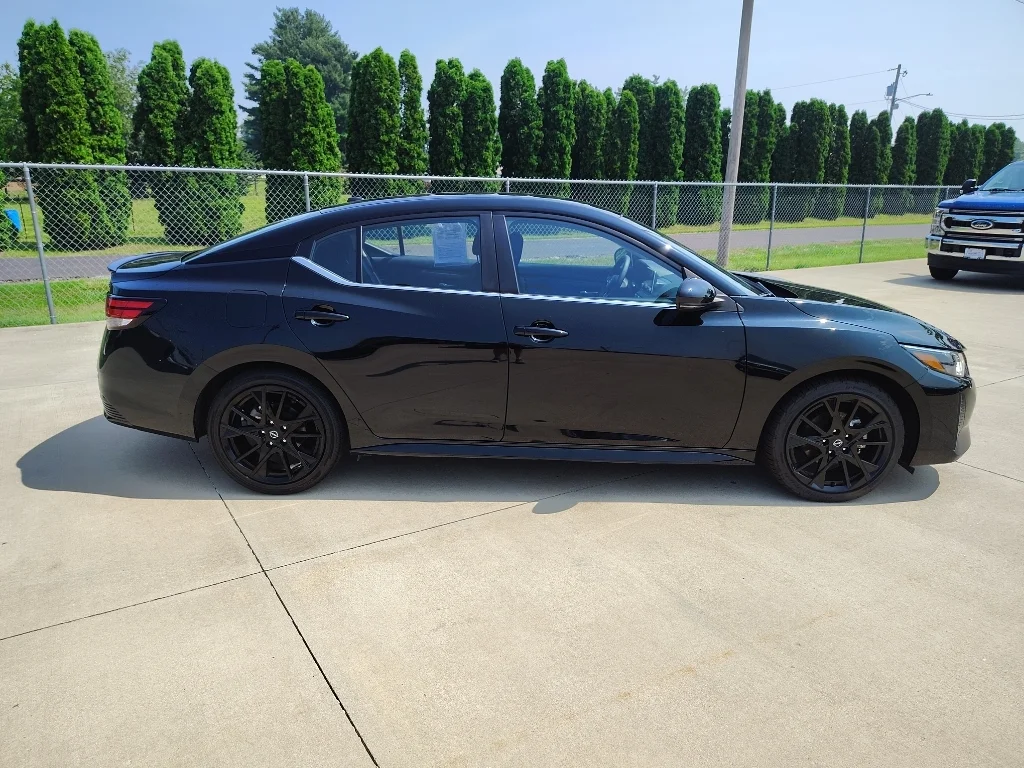 Used 2025 Super Black Nissan SR image 2