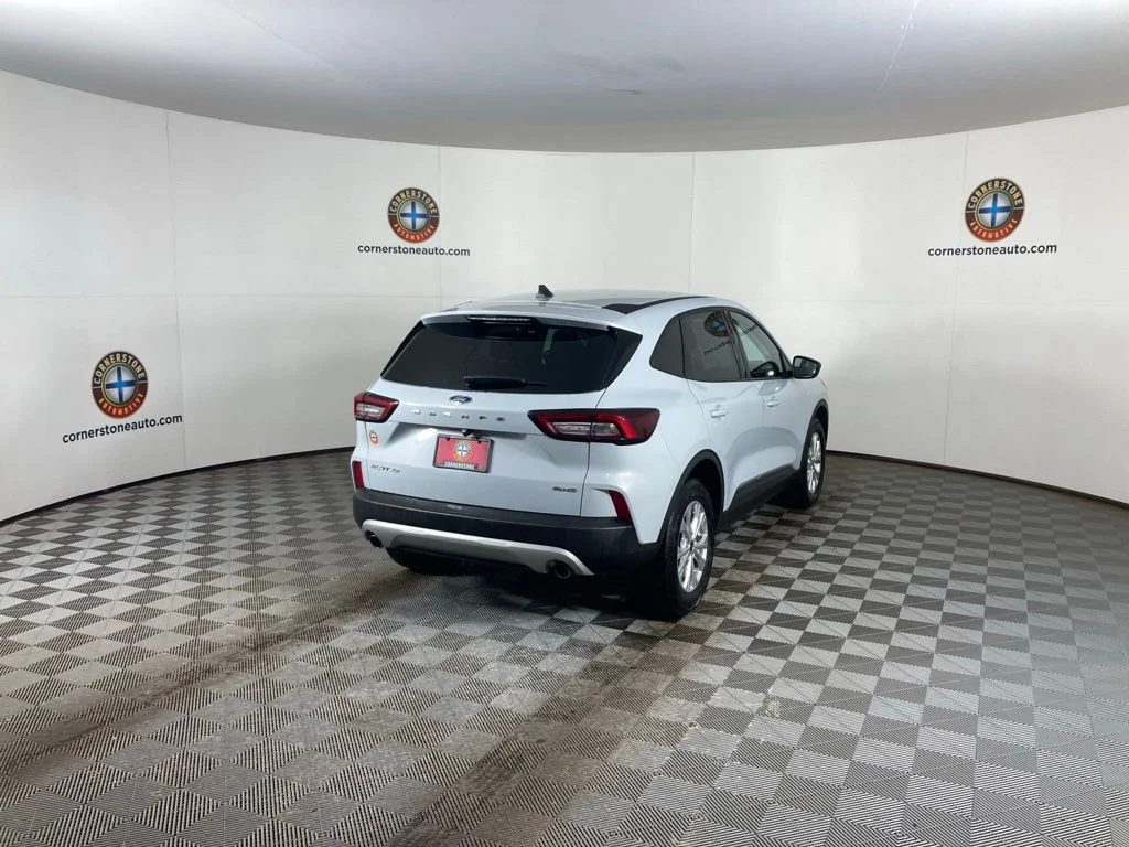 Used 2025 Silver Ford Active image 20