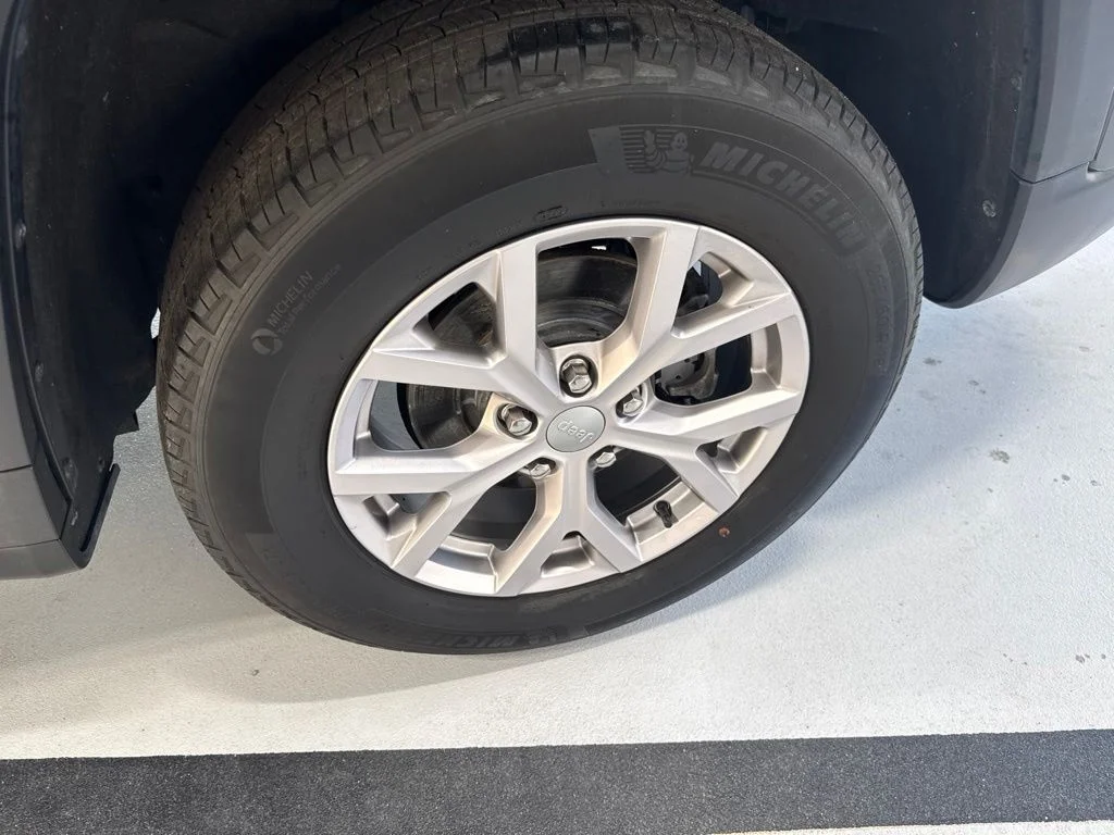 Used 2022 Gray Jeep Limited image 11