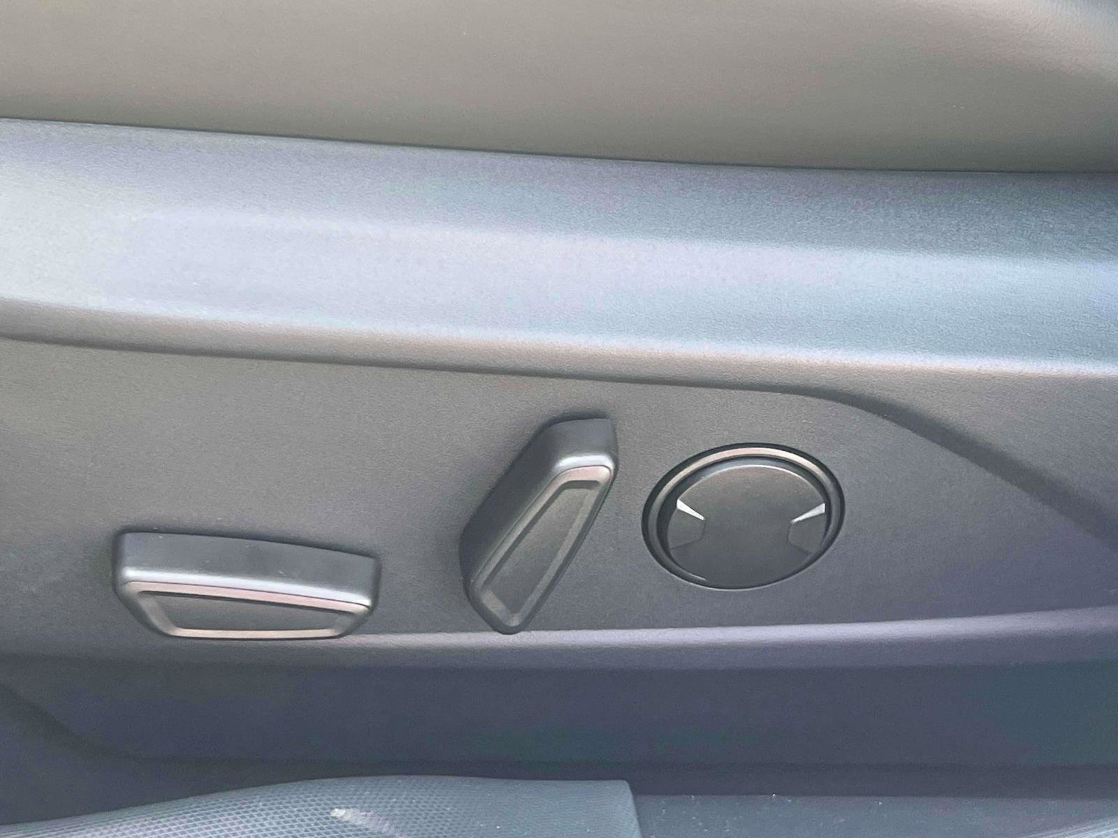 2025 Ford Mustang Mach-E Premium - Photo 13