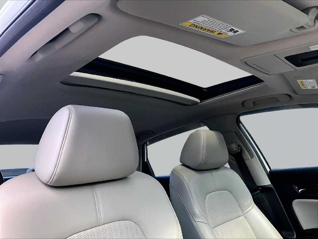 Used 2022 White Honda Touring image 22