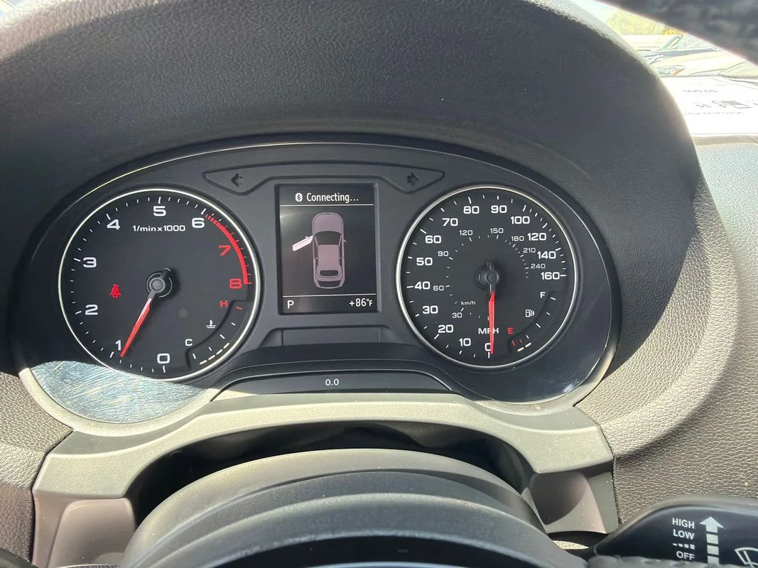 Used 2015  Audi 1.8T Premium image 11