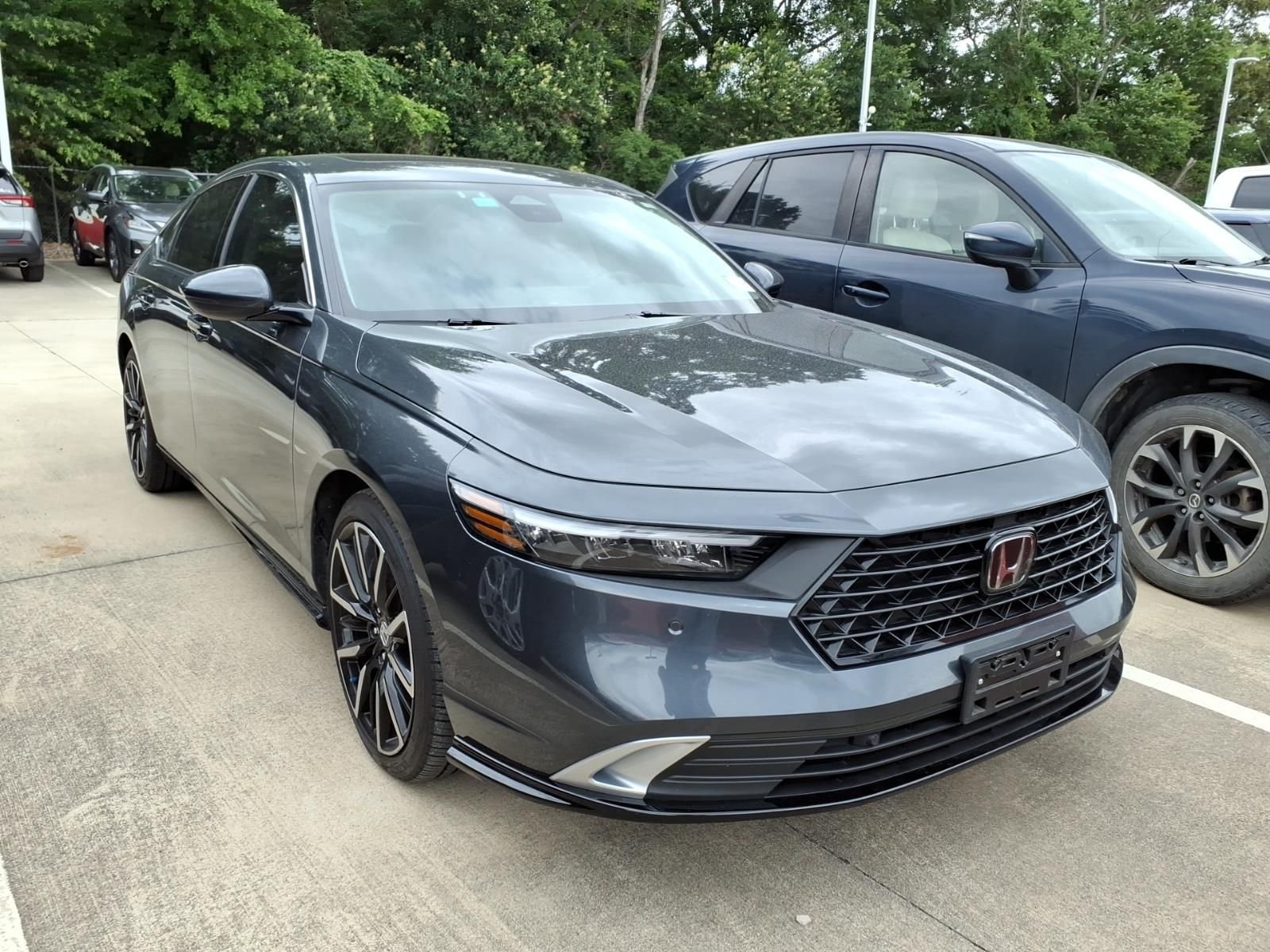 2023 Honda Accord Hybrid Touring's photo