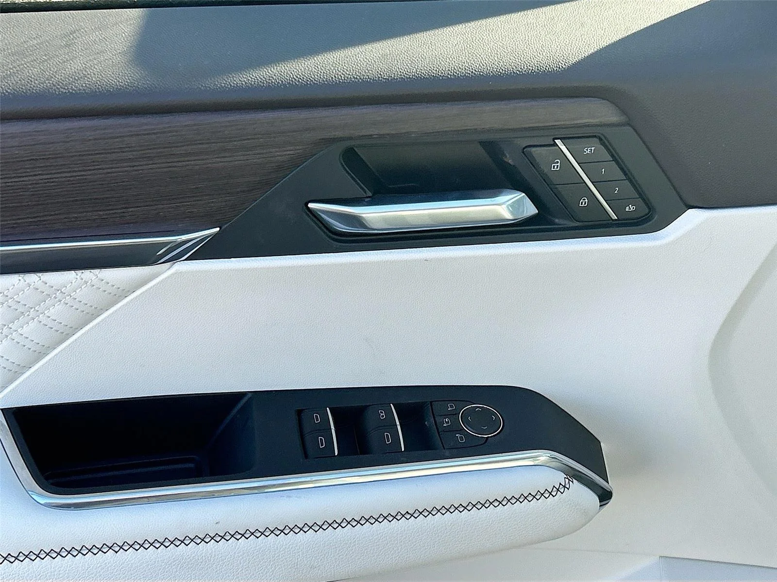 2026 GMC Acadia Denali - Photo 18