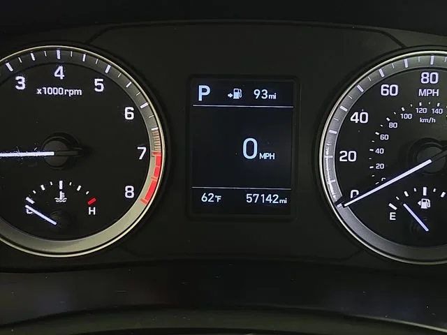 Used 2019 Silver Hyundai SE image 15